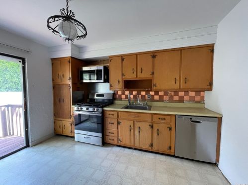 338 Wicks Ave, Babylon NY  11703-1511 exterior