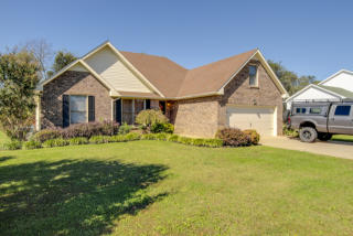 787 Gardendale Ln, Clarksville, TN 37040-5665