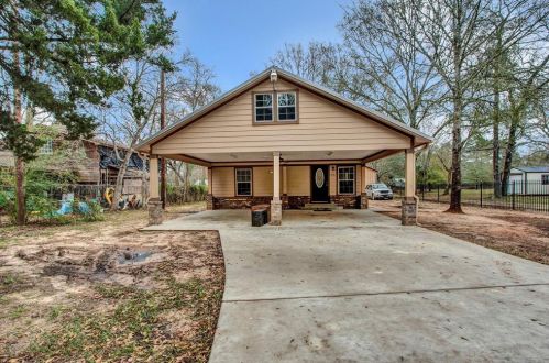 2078 Jeffcote Rd, Conroe, TX 77303-5118
