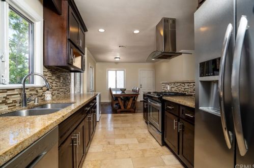 5842 Candlewood St, Lakewood, CA 90713-1829