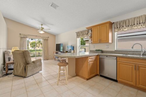 16565 10 St, Hollywood FL  33028-1466 exterior