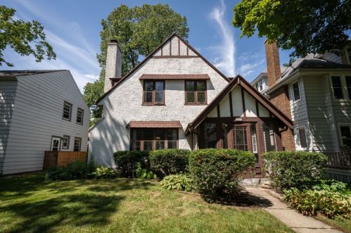 4477 Murray Ave, Milwaukee, WI 53211-1644