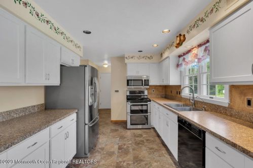 117 Frank Applegate Rd, Jackson Twp NJ  08527-2454 exterior