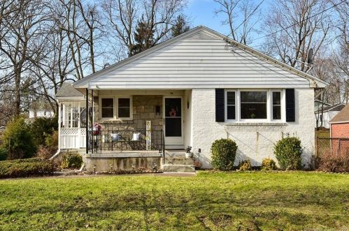 56 Oakwood Rd, Manchester, CT 06042-3208
