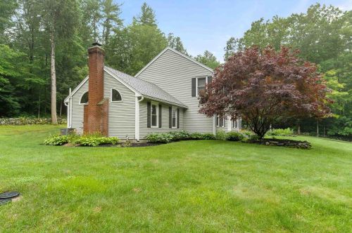 26 Deacon Ln, Hollis NH  03049-6321 exterior
