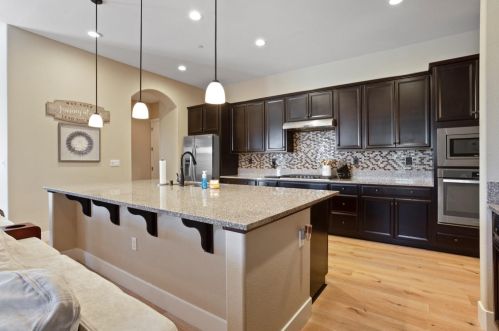 239 Clendenin Pkwy, Ripon CA  95366-9497 exterior