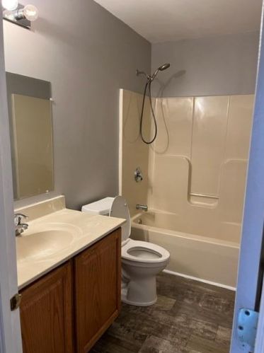 2550 Jeannette Ln, Easton PA  18040-5816 exterior