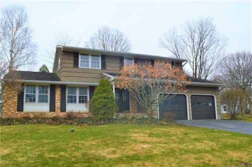 102 Town House Cir, Fville, NY 13066-1442