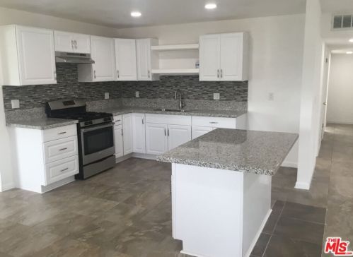 2720 Valencia Dr, Bakersfield CA  93306-6500 exterior