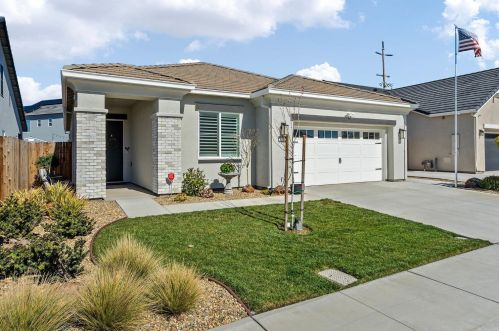 1219 Sephos St, Manteca CA  95337 exterior