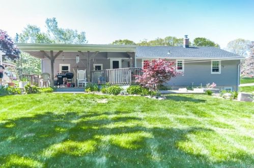 55 Jodi Dr, Wallingford CT  06492-2846 exterior