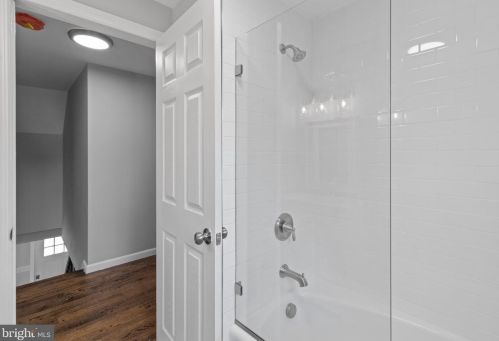 603 Crystal Lake Ave, Tavistock NJ  08033-2711 exterior