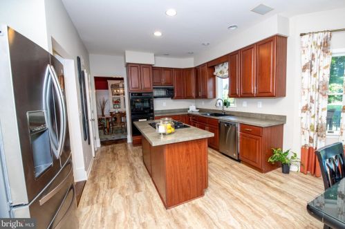 156 Whitney Ln, Southampton PA  18954-1080 exterior