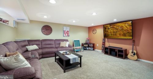 1020 Hartel Ave, Philadelphia PA  19111-3204 exterior