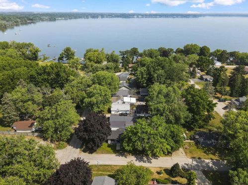 11618 Maple Beach Dr, Edgerton WI  53534-9078 exterior