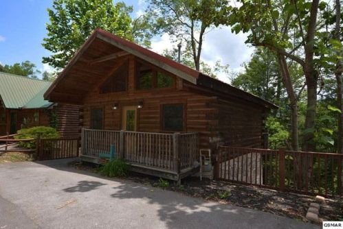 1745 Mountain Shadows Way, Gatlinburg, TN 37738-5771
