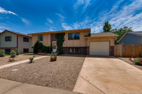 1014 Shortline Dr, Wattenburg, CO 80621-2525