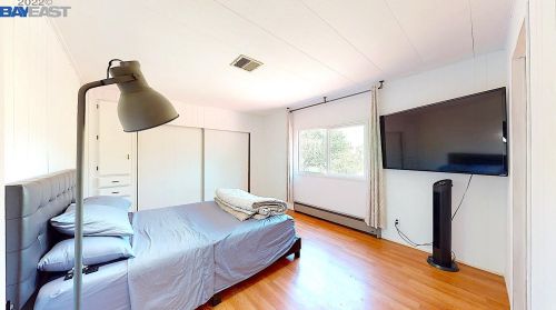 6901 Johnston Rd, Pleasanton CA  94588-9460 exterior