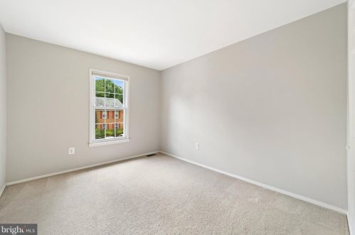 2356 Horseferry Ct, Herndon VA 20191-2733 exterior