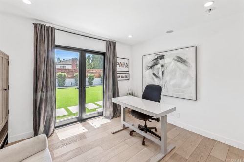 117 Harvard Ln, Seal Beach CA  90740-2508 exterior