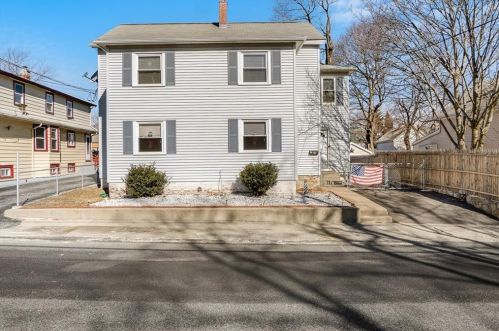 14 Highland Ave, Cumberland, RI 02864-6516