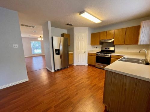 9616 Copper Creek Dr, Austin TX  78729-3541 exterior