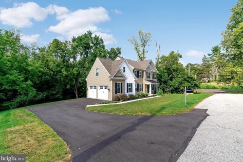 6 Meadow Rd, Collegeville, PA 19426-3216