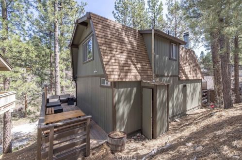 437 Gold Mtn Dr, Big Bear City CA  exterior