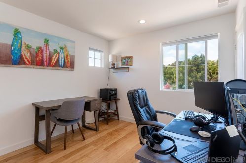 6962 Feldspar Pl, Carlsbad CA  92009-5212 exterior