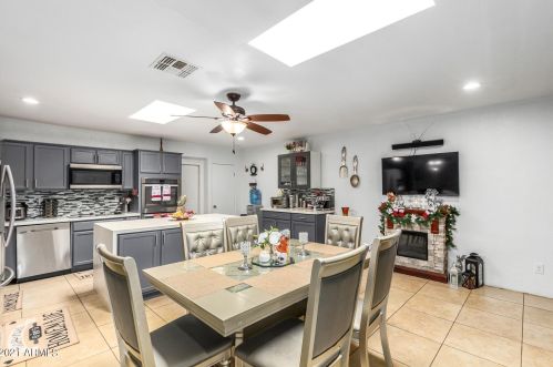 5032 65th Ave, Glendale, AZ 85301-7206