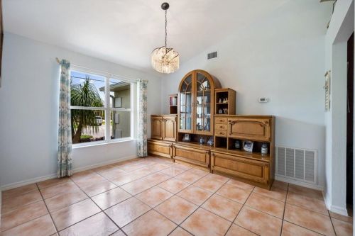 107 Hawthorne Cir, Fort Pierce FL 34953-3524 exterior