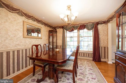 871 Chester Dr, Pottstown PA 19465-7518 exterior