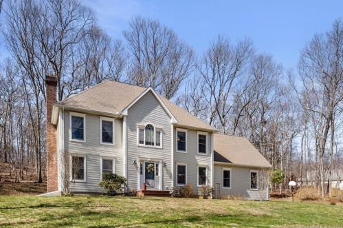 32 Tannery Hill Ln, Hebron, CT 06248-1264
