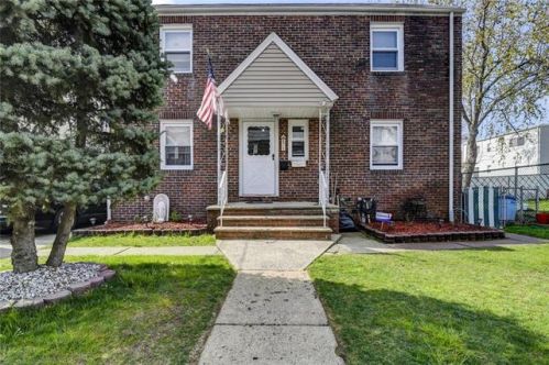 71 Lehigh Ave, Avenel, NJ 07001-1840