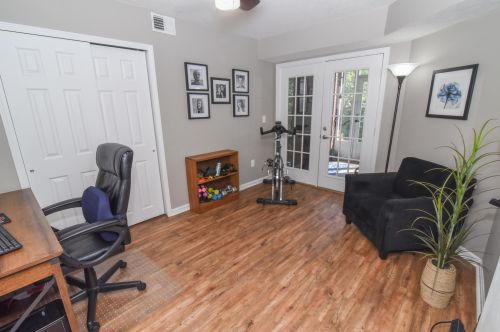 302 Keeneland Dr, Newport KY  41075-4071 exterior