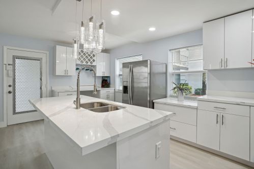 916 Flanders T, Delray Beach FL  33484-5354 exterior