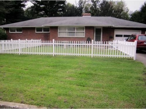 409 Pinecrest Rd, Vestal, NY 13850-2216