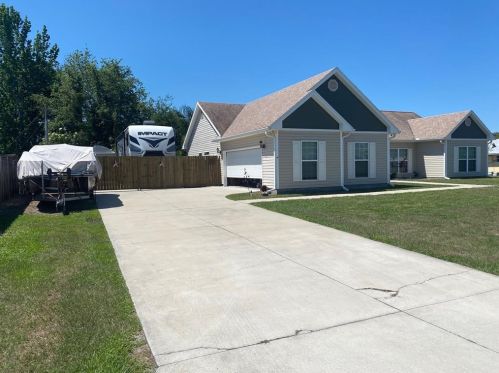 3765 Skyline St, Deltona, FL 32738-9040