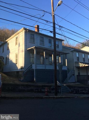 61 Hampshire St, Piedmont WV  26750-1212 exterior