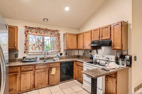 994 Nome St, Denver CO 80014-1850 exterior