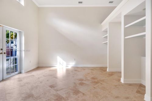 7090 5th Ave, Hialeah FL  33014-4952 exterior