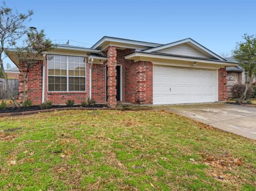 6826 Buenos Aires Dr, Fort Worth, TX 76180-6568