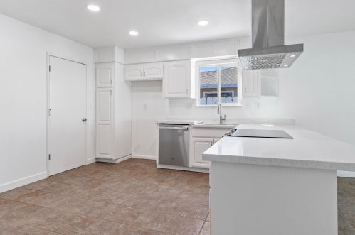 3809 Longbridge Dr, Modesto CA  95356-0856 exterior