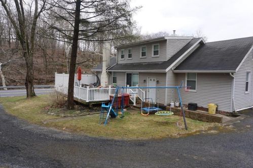 2417 Bushkill St, Easton, PA 18040-2607