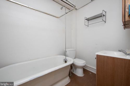 7701 Park Ave, Camden NJ  08109-3534 exterior