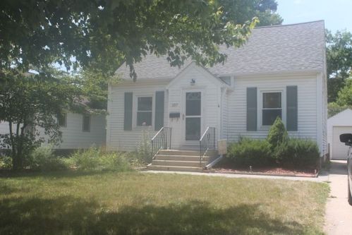 1217 Curtiss Ave, Ames, IA 50010-5235