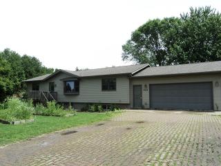 200 6th St, Abbotsford, WI 54405-9664