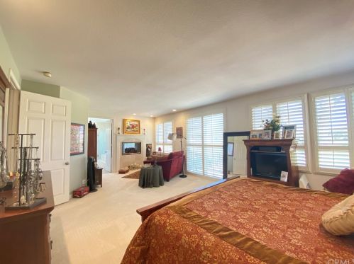 6321 Morningside Dr, Huntington Beach CA 92648-6107 exterior