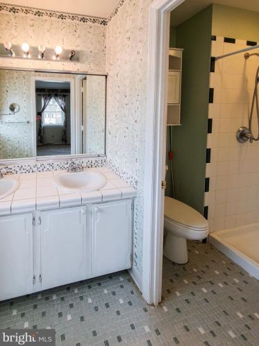 12 Heritage Dr, Dover DE  19904-6519 exterior