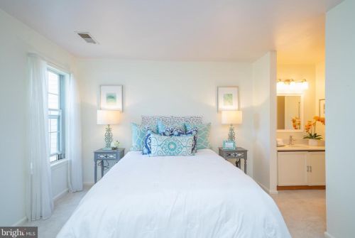 2998 Yarling Ct, Falls Church VA  22042-4476 exterior